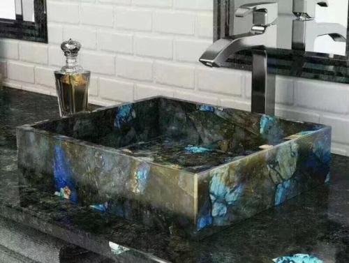 labradorite-blue-